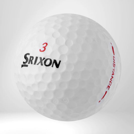 Weißer Srixon Distance Golfball mit roter Zahl 3 und schwarzem Logo auf neutralem Hintergrund