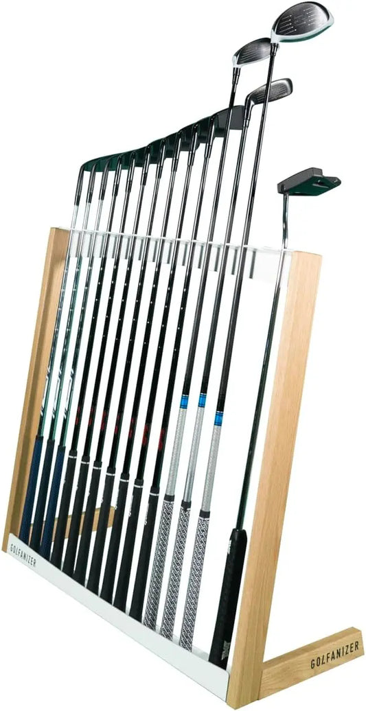 Moderner Golfschlägerständer aus Eiche und Weiß mit mehreren Golfschlägern bestückt