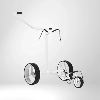 Weißer, manueller Golf Trolley mit drei Rädern auf weißem Hintergrund