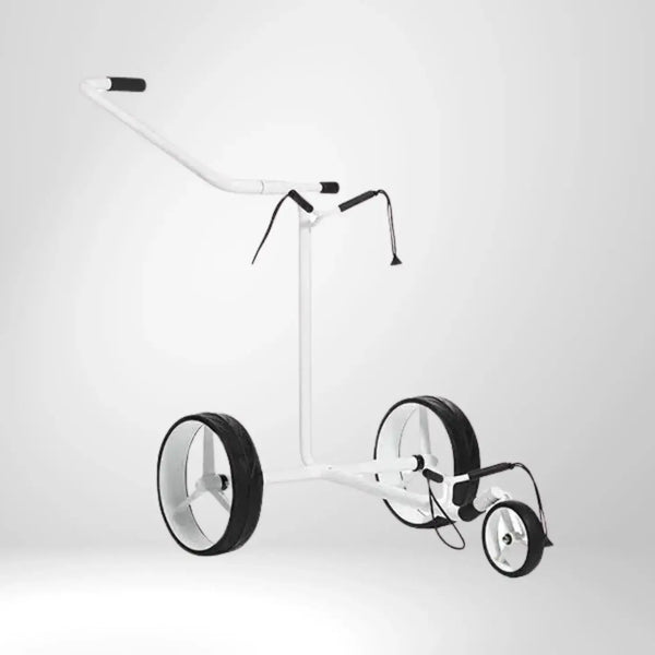 Weißer, manueller Golf Trolley mit drei Rädern auf weißem Hintergrund