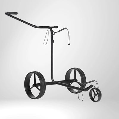 Schwarzer Golf Trolley mit drei Rädern und schlichtem Design auf weißem Hintergrund
