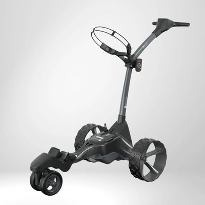 Motocaddy M7 Remote E-Trolley – Elektrischer Golf Trolley in Graphitgrau, Frontansicht freigestellt