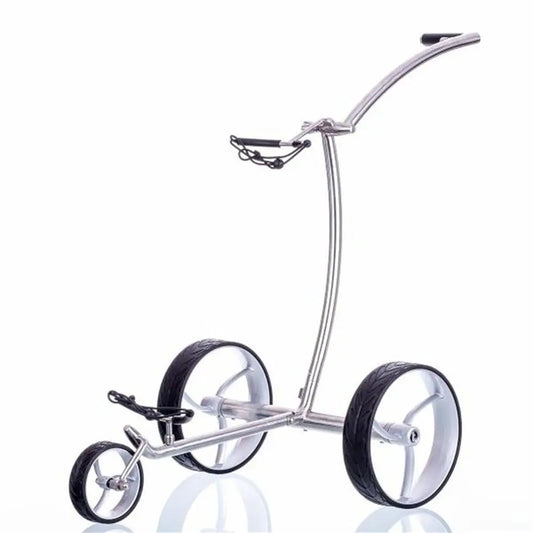 Moderner Golf E-Trolley aus Metall mit drei großen Rädern auf weißem Hintergrund
