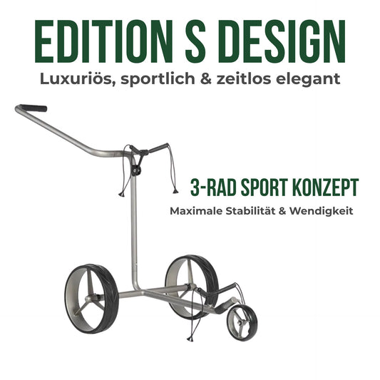 Moderner Golf Trolley aus Metall mit drei großen Rädern auf weißem Hintergrund