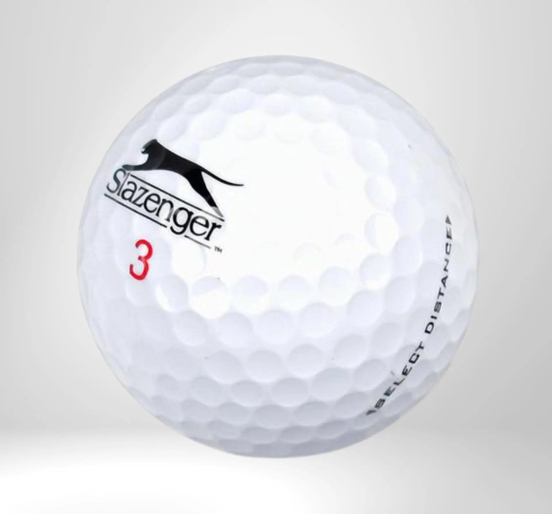Weißer Golfball mit Slazenger Logo, Nummer 3, für Golfsport und Distanzspiel