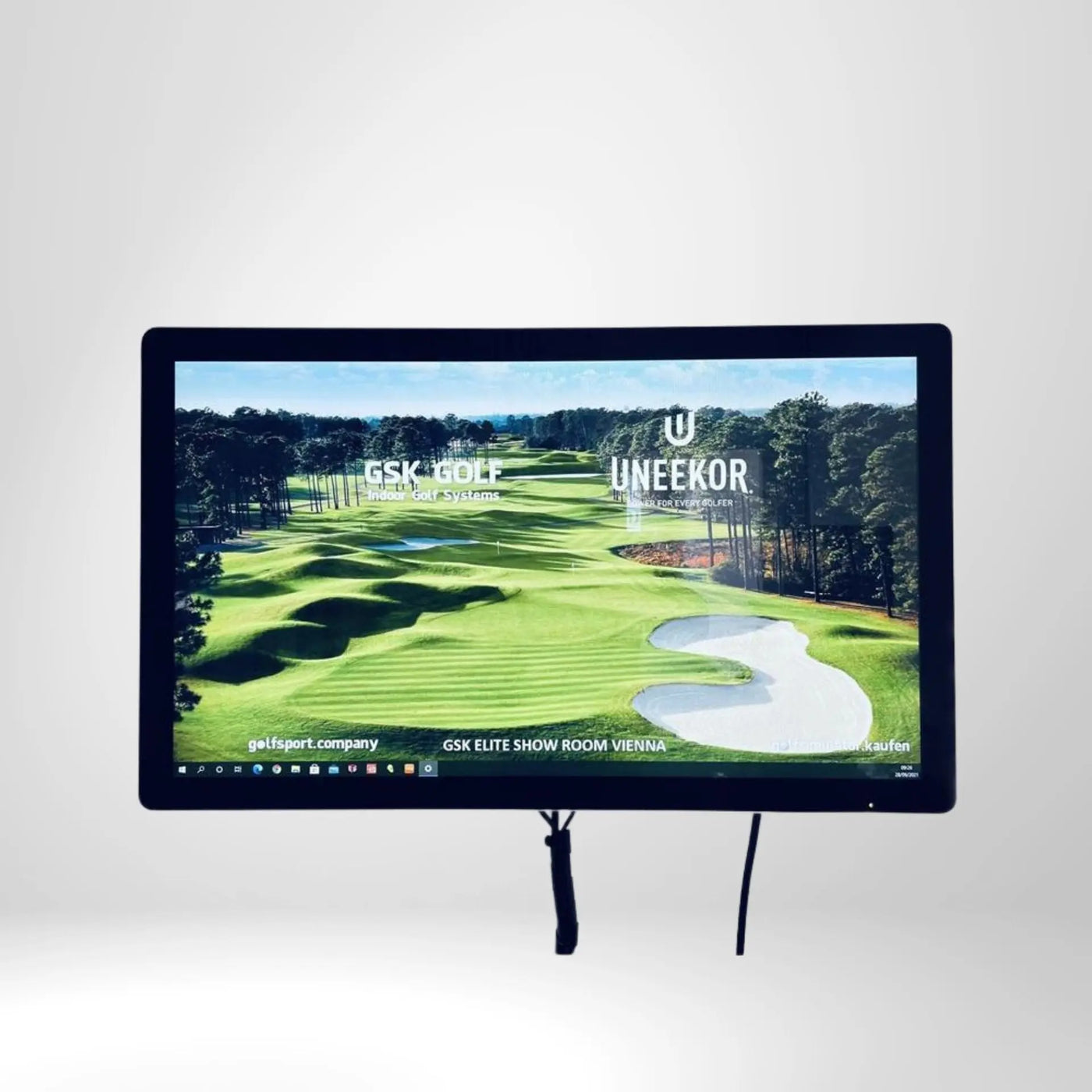 Golf Simulator Bildschirm mit virtuellem Golfplatz, Indoor Golf Training, Uneekor System