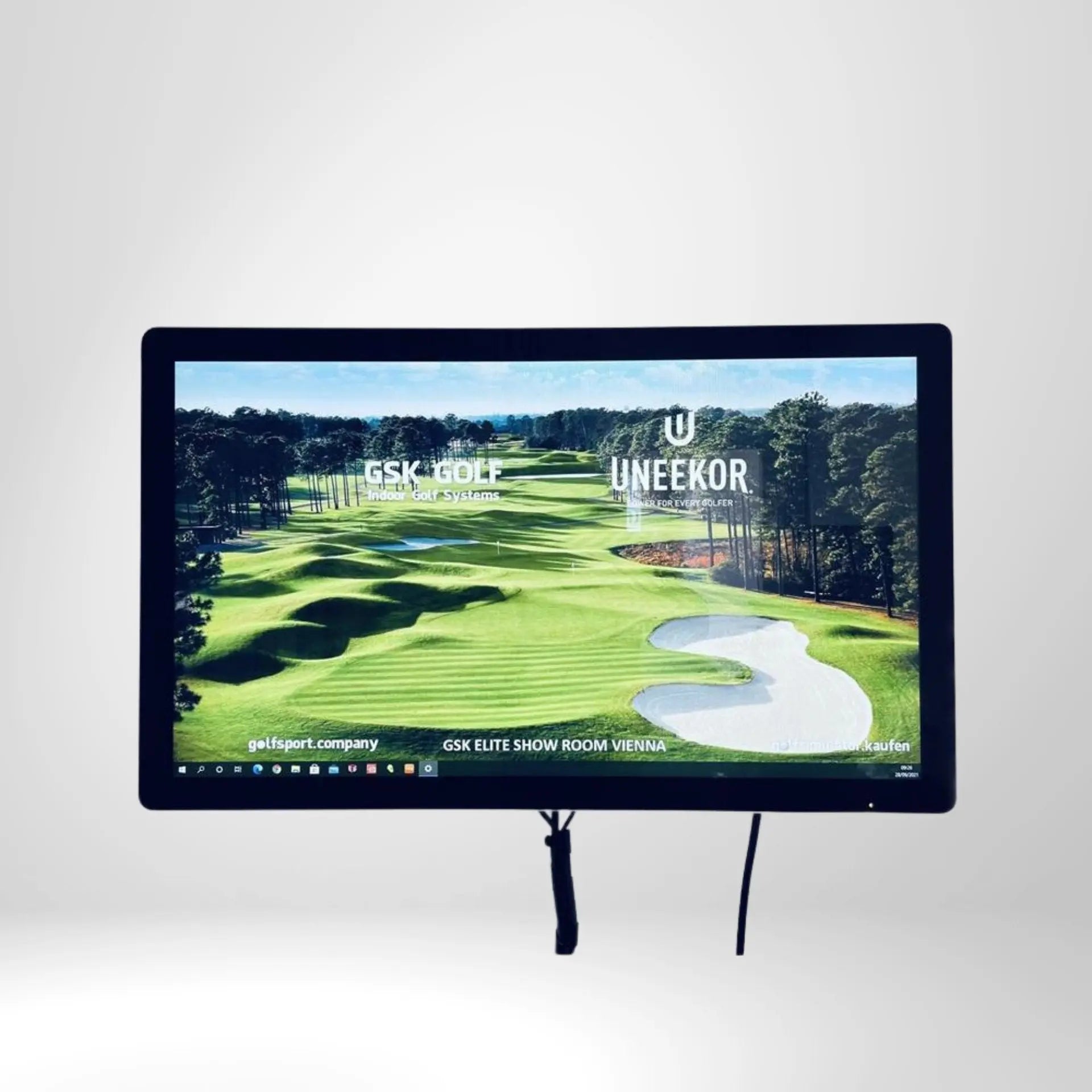 Golf Simulator Bildschirm mit virtuellem Golfplatz, Indoor Golf Training, Uneekor System
