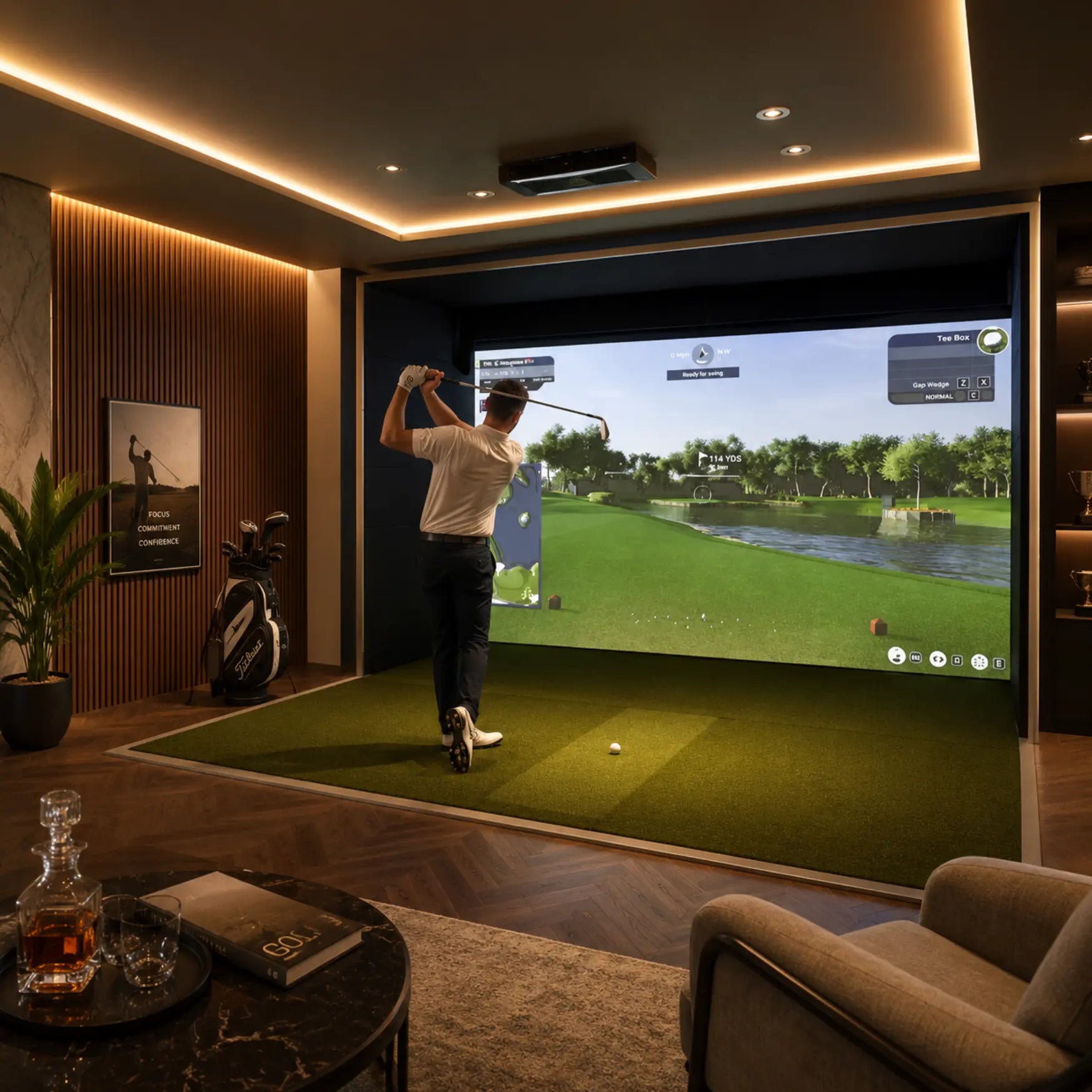 GSK ELITE Swing Dome Golf Enclosure mit virtuellem Golfspiel-Setup in einem modernen Innenraum.