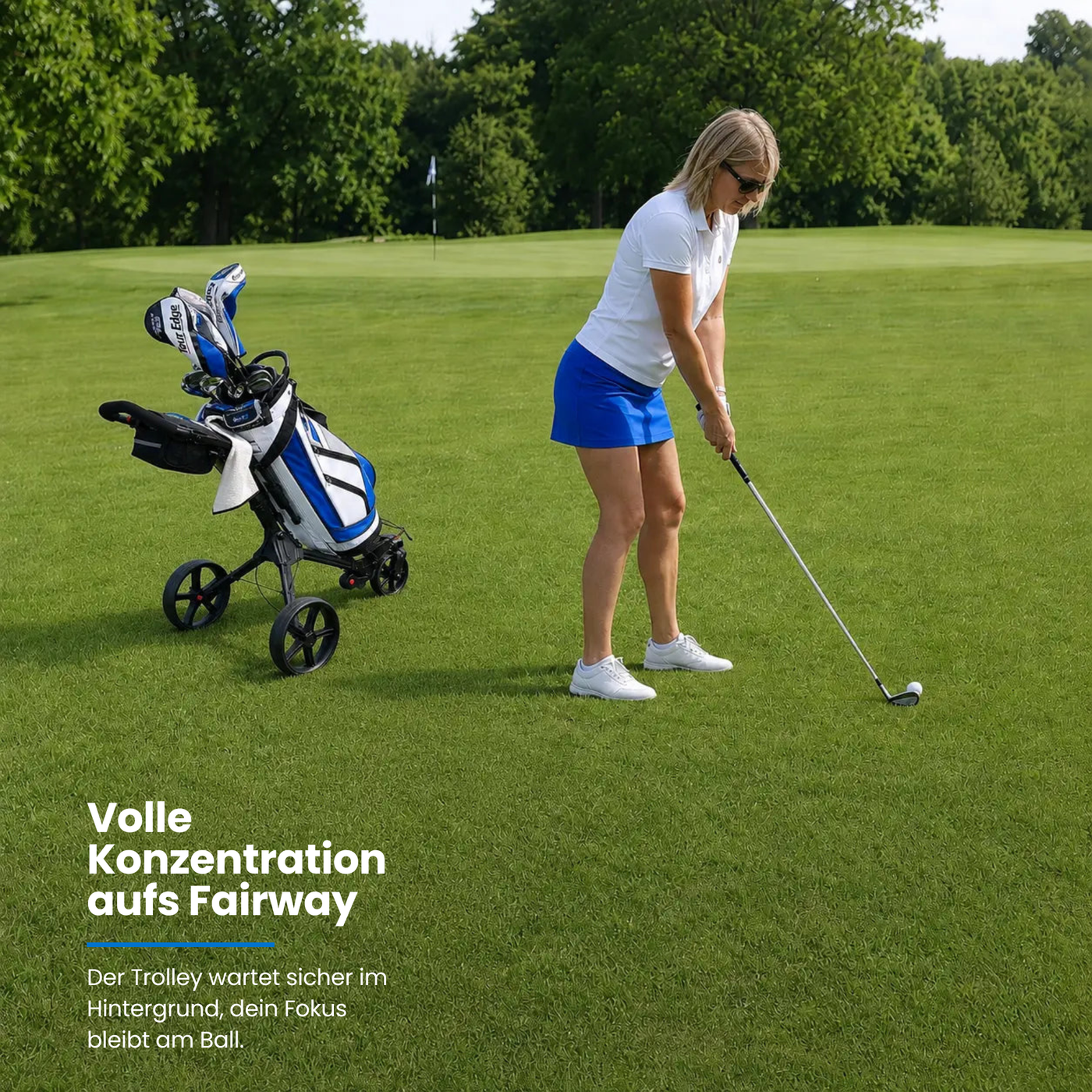 Big Max IQ² 360 - 3 Rad Push Trolley auf einem Golfplatz, ausgestattet mit Golfschlägern.