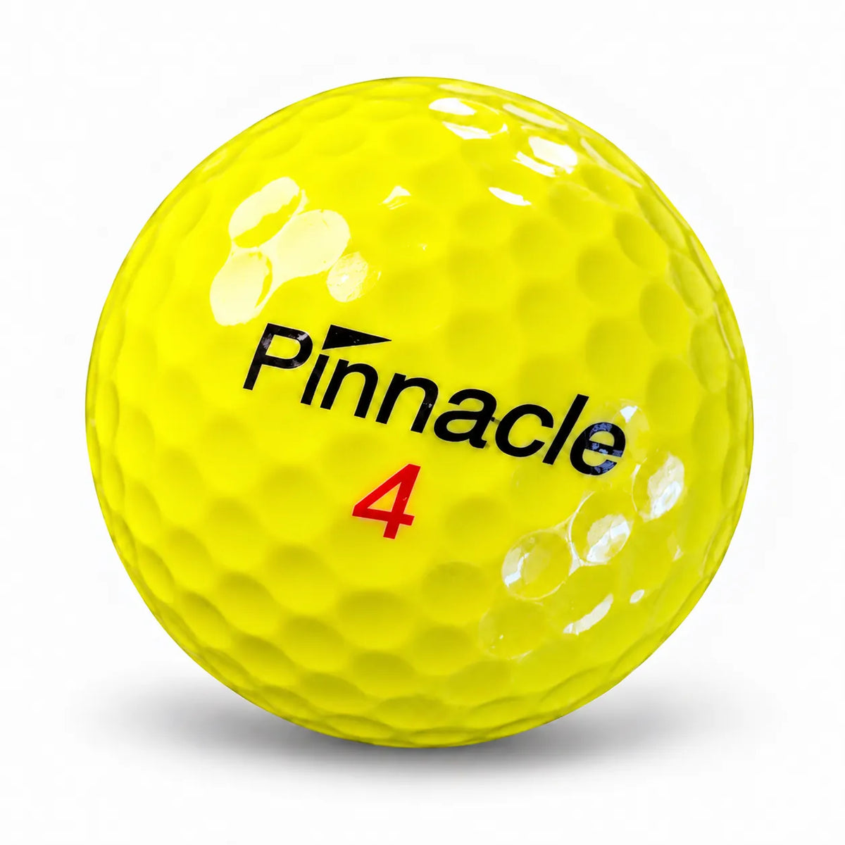 Pinnacle Mix Gelb Golfball mit der Nummer 4.