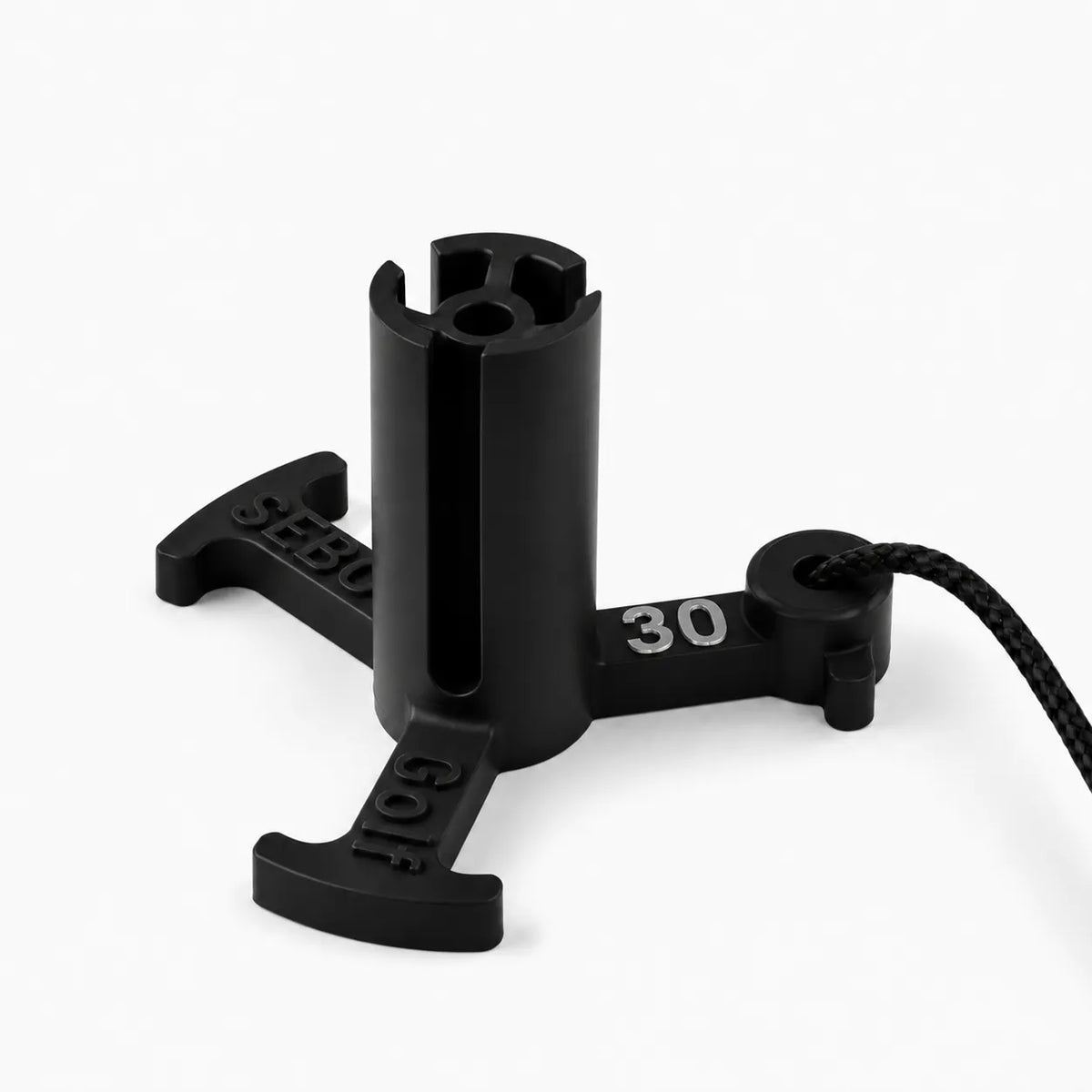 Sebo Golf Simulator Tee in Schwarz, für präzises Golftraining im Innenbereich.