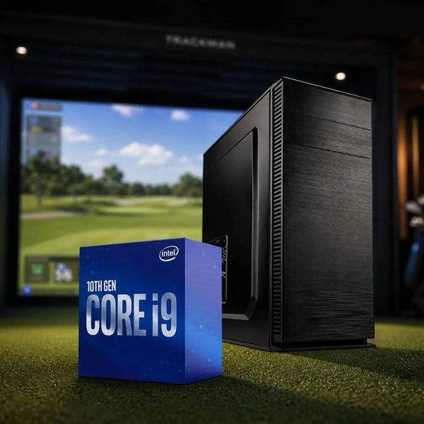 PC System Golfsimulator 4K UHD mit Intel i9 Prozessor und RTX 5070 Ti Grafikkarte vor einem Bildschirm.