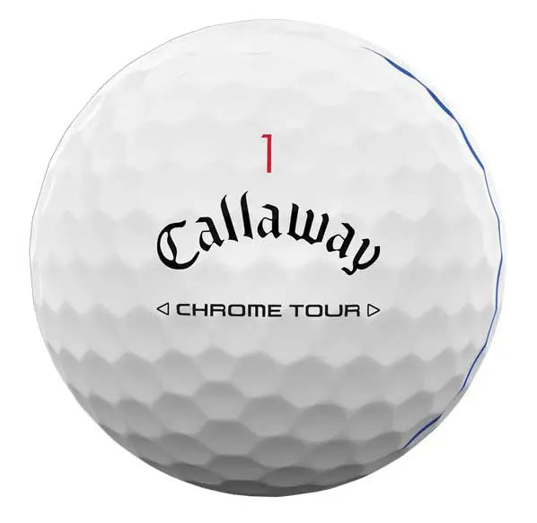 Weißer Callaway Chrome Tour Golfball mit Triple Track und roter Nummer 1, Nahaufnahme