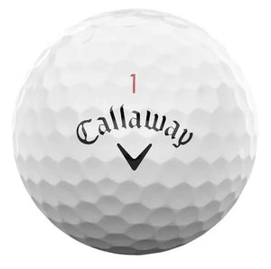 weißer Golfball mit Callaway Logo, Nummer 1, strukturierte Golfball-Oberfläche