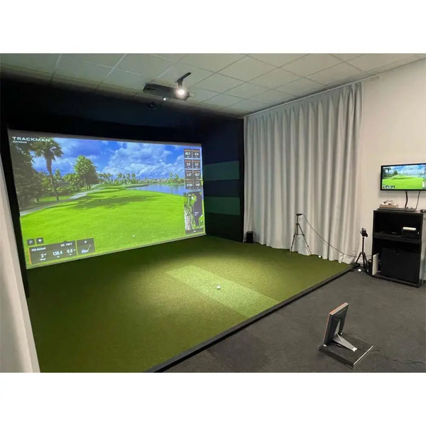 Moderner Indoor Golf Simulator mit TrackMan System und großem Projektionsbildschirm