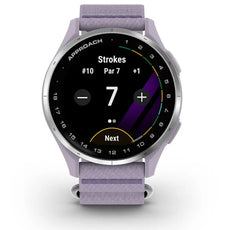 Golf GPS Uhr mit lila Armband und Score-Anzeige für Schläge am Handgelenk