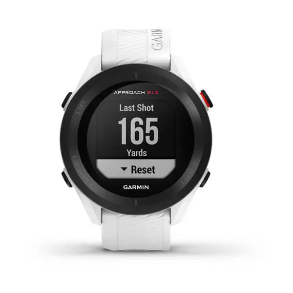 Golf GPS Uhr mit weißem Armband, Display zeigt Distanzmessung in Yards für Golfer