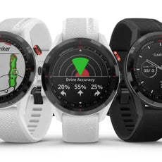 Drei Garmin Approach S62 Golf Uhren mit Golfplatz- und Fitnessanzeigen, weiß und schwarz