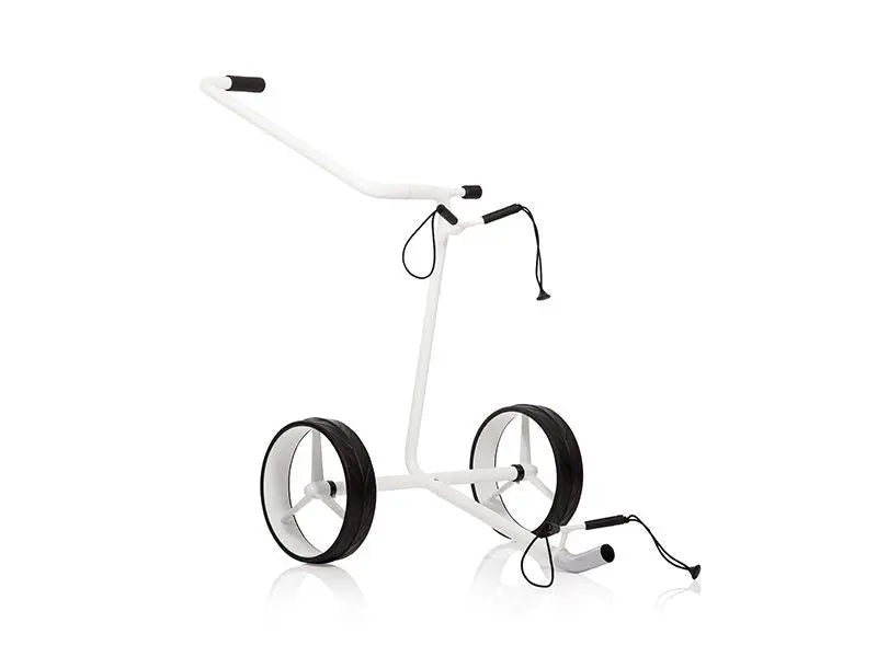 Weißer Golf Trolley mit zwei großen Rädern und ergonomischem Griff, freigestellt auf weiß.