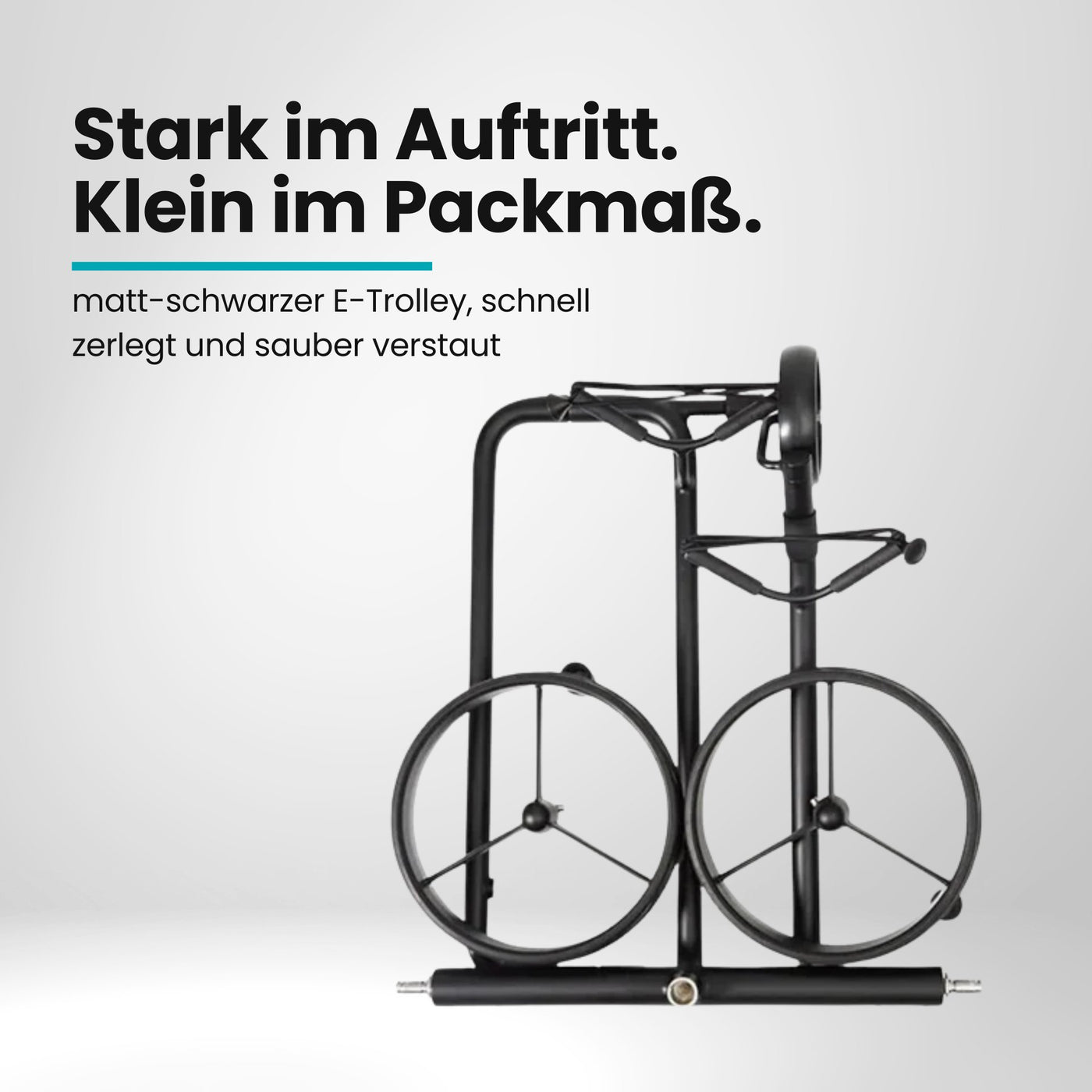 Schwarzer, zusammengeklappter Golftrolley mit großen Rädern auf weißem Hintergrund