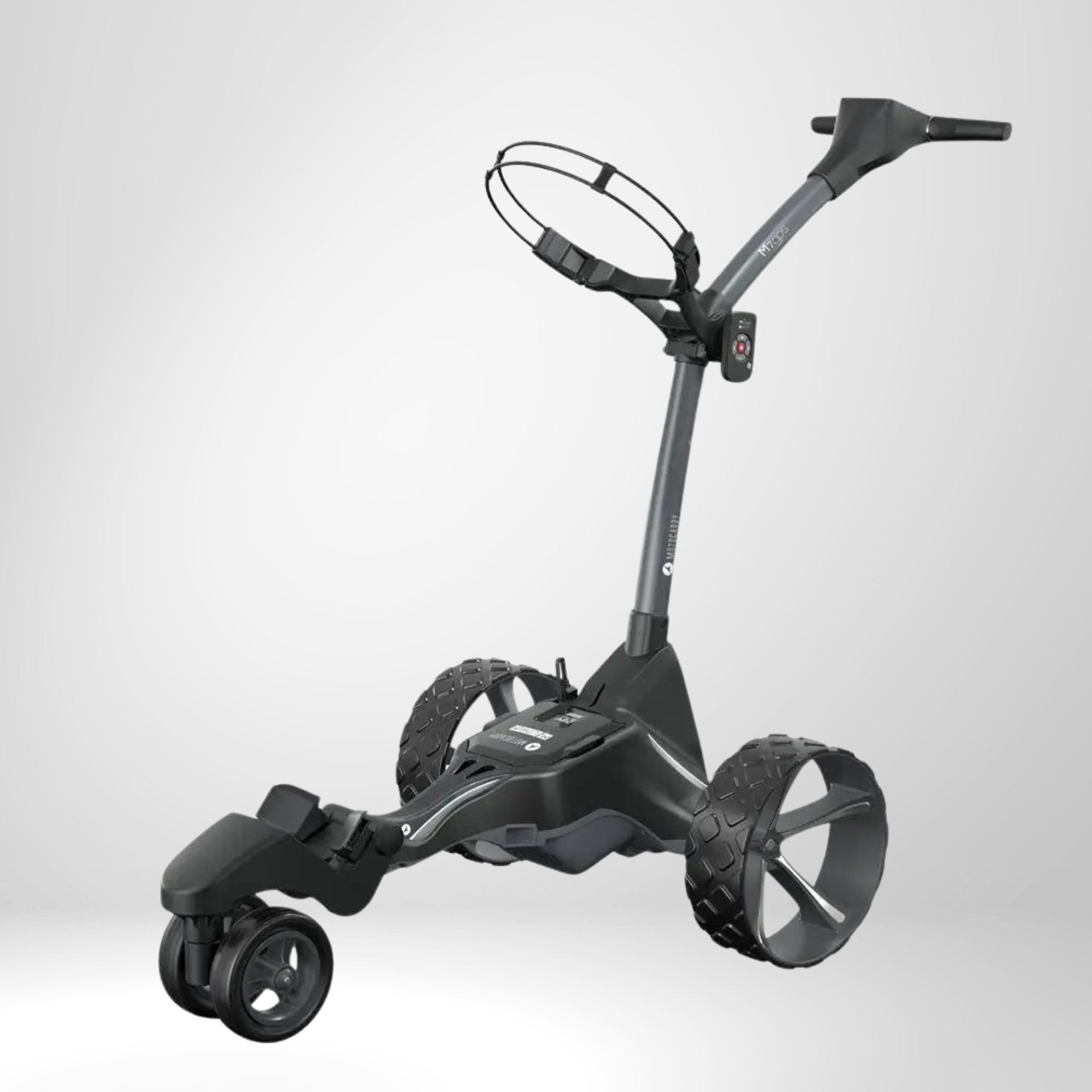 Motocaddy M7 Remote E-Trolley – Elektrischer Golf Trolley in Graphitgrau, Frontansicht freigestellt