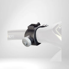 Schwarze Halterung für Golf Trolley Griff, Zubehör für E-Trolley, Detailaufnahme