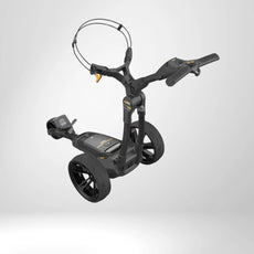 Schwarzer elektrischer Golf Trolley mit modernen Bedienelementen und großen Rädern, freigestellt
