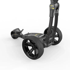 Elektrischer Golf Trolley mit schwarzen Rädern und robustem Gestell auf weißem Hintergrund