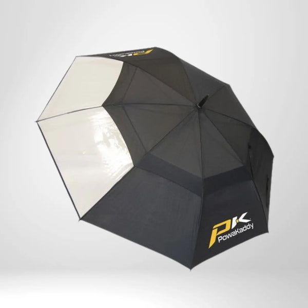 Schwarzer und weißer Golf Regenschirm mit Powakaddy Logo auf grauem Hintergrund