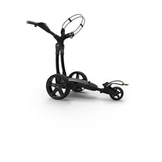 Schwarzer E-Trolley für Golf, modern mit drei Rädern auf weißem Hintergrund