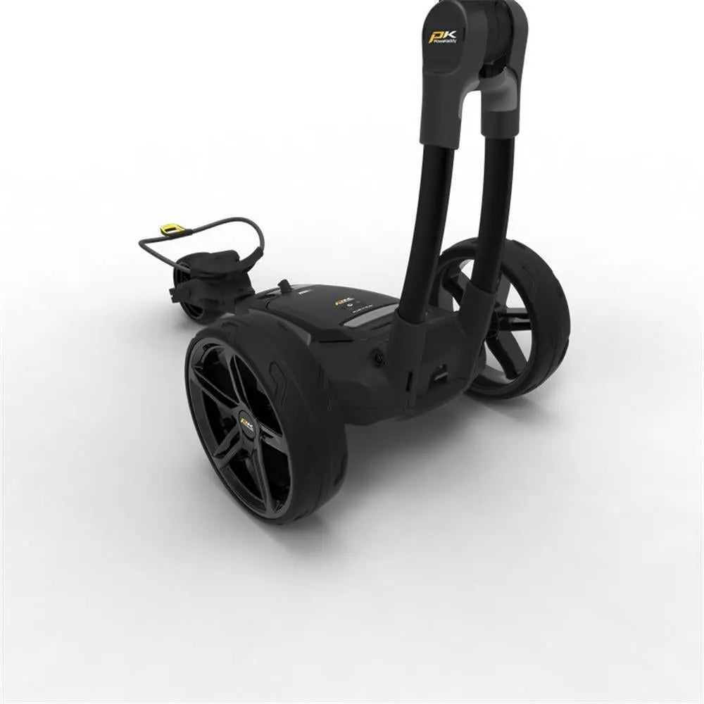Schwarzer elektrischer Golf Trolley mit großen Rädern auf weißem Hintergrund, modernes Design