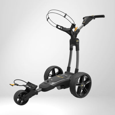 Elektrischer Golf Trolley in Gun Metal mit drei Rädern auf weißem Hintergrund