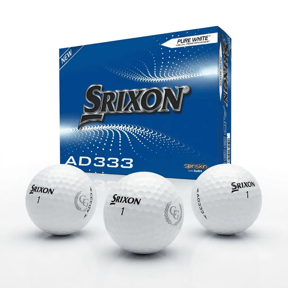 Srixon AD333 weiße Golfbälle mit Logo vor blauer Verpackung, Golfbälle für präzises Spiel