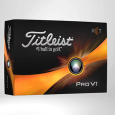 Titleist Pro V1 RCT Golfbälle Verpackung, schwarz-gold, im Studio vor grauem Hintergrund