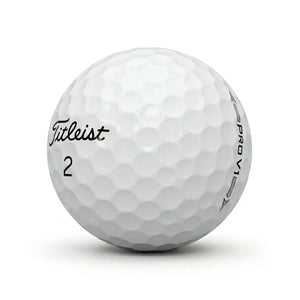Titleist Pro V1 Lakeballs | Years Mix – 25 gebrauchte weiße Golfbälle freigestellt auf weißem Hintergrund