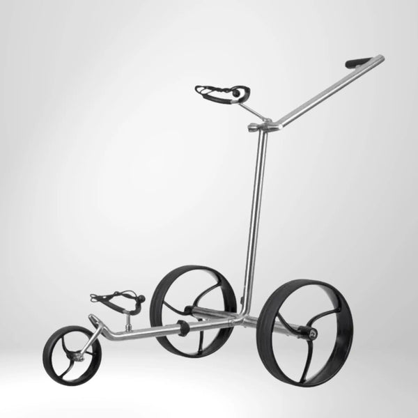 Moderner E-Trolley aus poliertem Edelstahl mit drei großen Rädern für Golfzubehör.