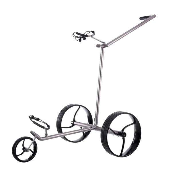 Moderner Golf E-Trolley aus Titan mit drei großen schwarzen Rädern auf weißem Hintergrund