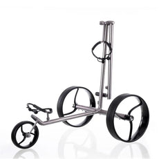 Moderner E-Trolley für Golf mit drei großen Rädern aus Titan auf weißem Hintergrund