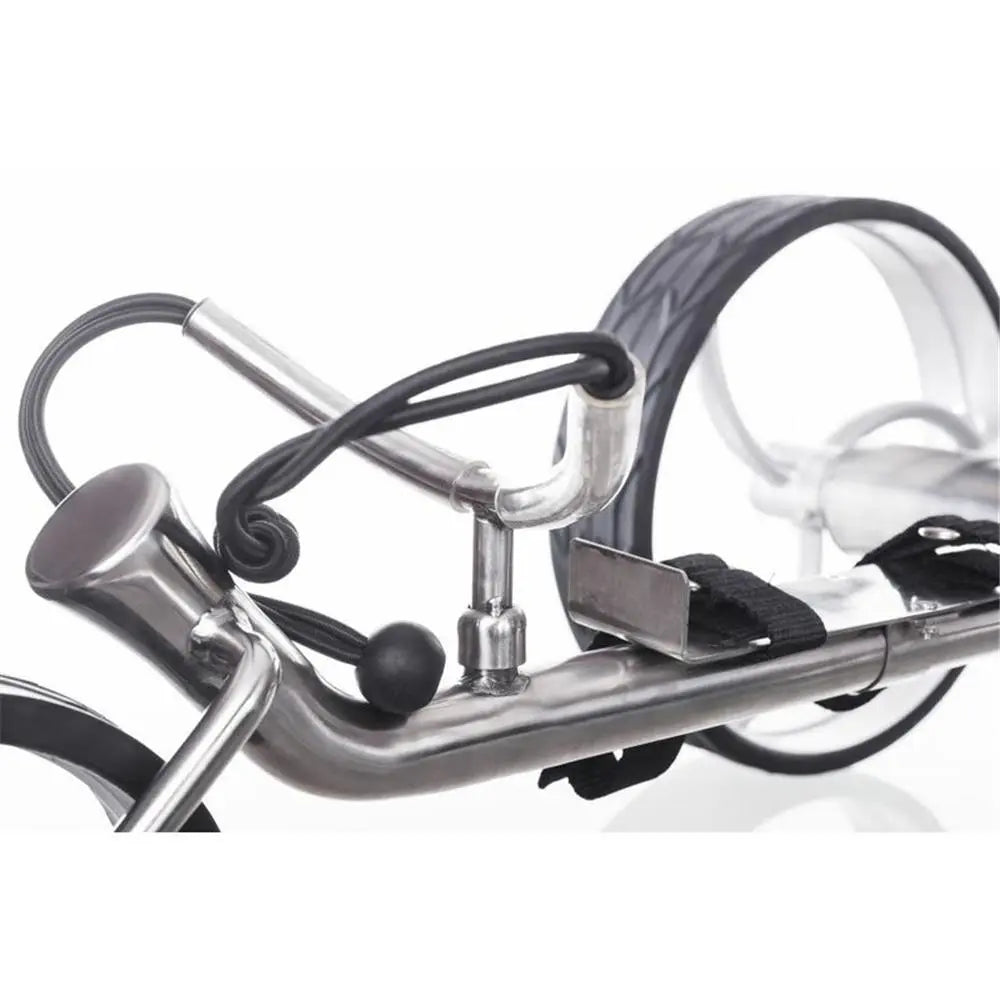 Detailansicht Golf E-Trolley Rahmen aus Edelstahl mit Halterung und Gurt