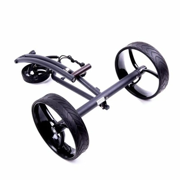 Moderner E-Trolley für Golf, schwarz, mit großen stabilen Rädern auf weißem Hintergrund