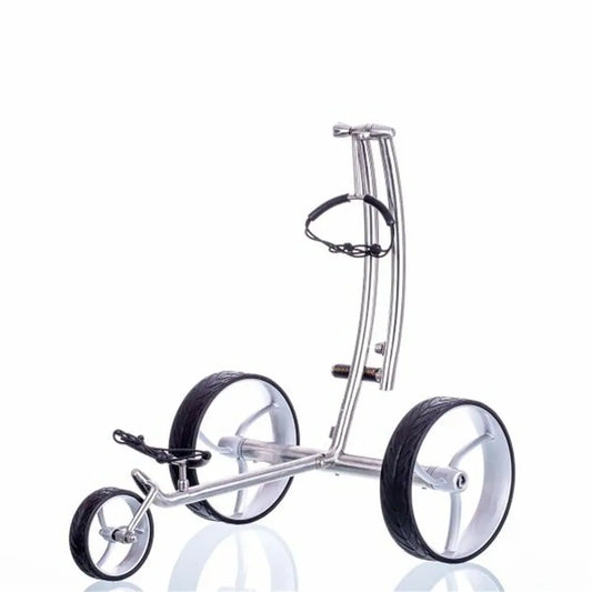 Moderner E-Trolley aus Metall mit drei Rädern für Golfbags auf weißem Hintergrund