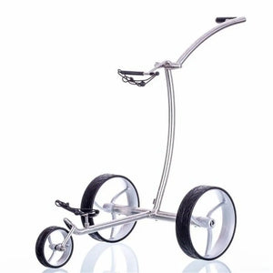 Moderner elektrischer Golf Trolley aus Metall mit drei großen Rädern auf weißem Hintergrund