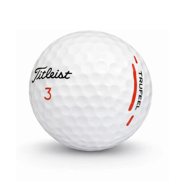 Titleist TruFeel White Lakeballs – 25 gebrauchte weiße Golfbälle freigestellt auf weißem Hintergrund