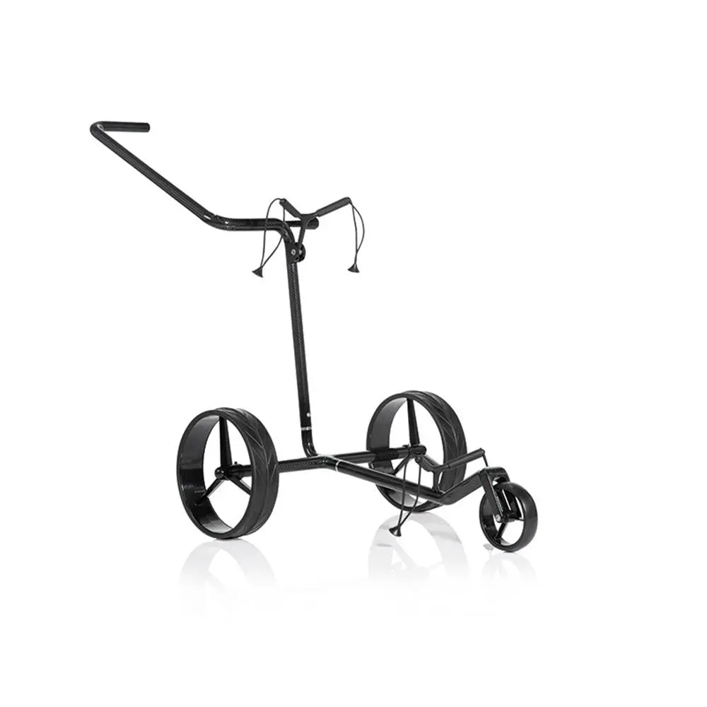 Schwarzer Golf Trolley aus Carbon mit drei Rädern, modernem Design, freigestellt auf Weiß