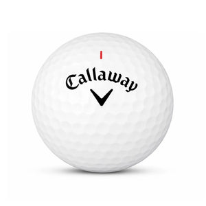 Callaway Chrome Soft – Nahaufnahme weißer Golfball mit dimpled Oberfläche und Logo