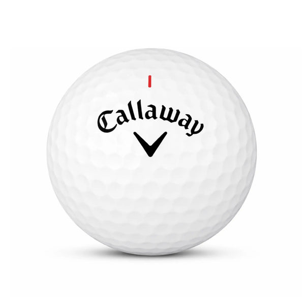 Callaway Chrome Soft – Nahaufnahme weißer Golfball mit dimpled Oberfläche und Logo