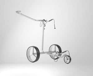 Moderner silberner Elektro Golf Trolley mit drei Rädern, Zubehörkabel sichtbar
