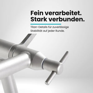 Detailansicht silberner Flügelgriff an JuCad Golftrolley, robustes Aluminium-Design