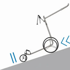 Moderner Golf Trolley mit Bergbremse auf abschüssigem Untergrund, silber, E-Trolley