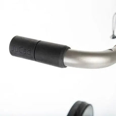 Detailansicht JuCad Phantom Titan Golftrolley Griff, Aluminiumgriff mit schwarzer Gummierung